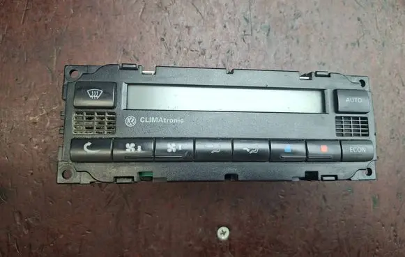 Volkswagen PASSAT B5 Climate control unit 3B1907044D