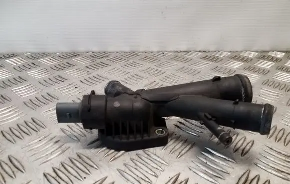 Volkswagen PASSAT B7 Engine coolant pipe/hose 03L121131AA