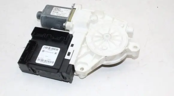 Audi TT TTS Mk2 Front door window regulator motor 8J8959802H