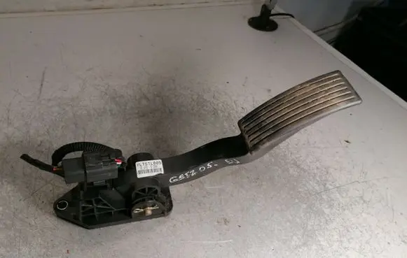 Hyundai Getz Accelerator throttle pedal 327261C800