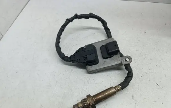 Mercedes-Benz E W212 Lambda probe sensor A0009053506 5WK96681F 0009053506