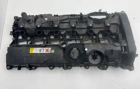 BMW 5 G30 G31 G38 Rocker cam cover 7645173