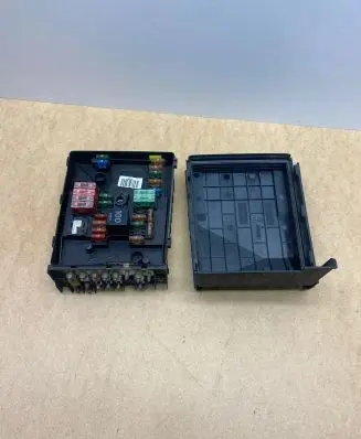Audi A3 S3 A3 Sportback 8P Fuse module 1K0937125A