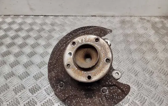 BMW 1 E81 E87 Front wheel hub 6764443 12201210