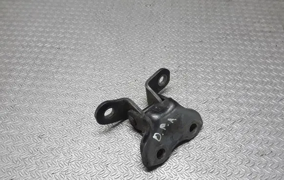 Toyota Verso Front door lower hinge 