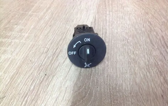Renault Clio III Passenger airbag on/off switch 8200169589CM