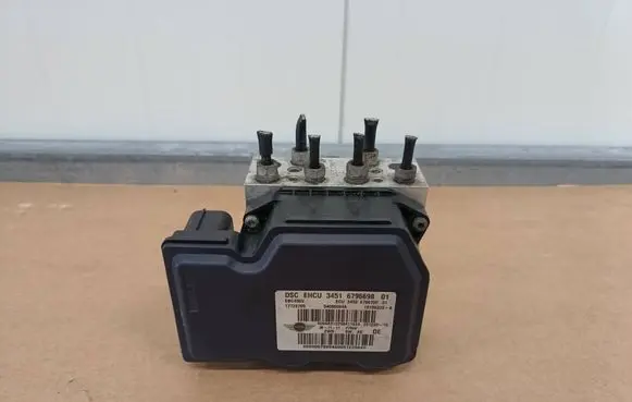 Mini One - Cooper R57 ABS Pump 6796698 6874553 6866975