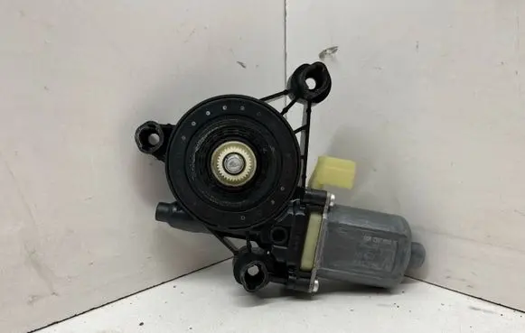 Volkswagen e-Golf Front door window regulator motor S850202100