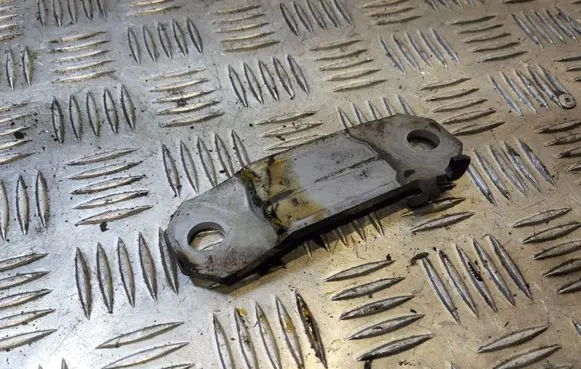 BMW 7 F01 F02 F03 F04 Sway bar bush bracket, front 6777642