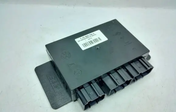 Volkswagen Golf IV Comfort/convenience module 1J0959799S
