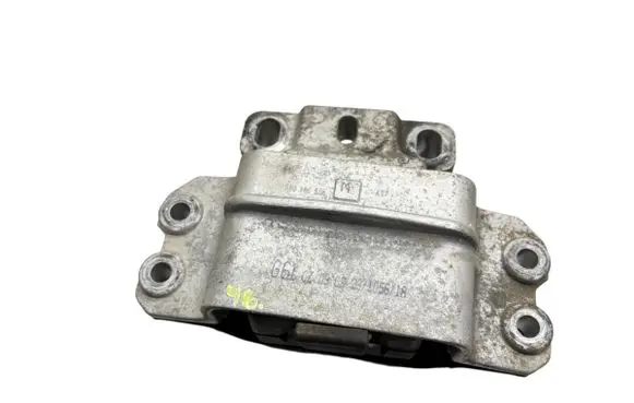 Engine mount bracket