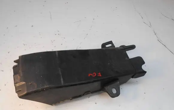 BMW 7 F01 F02 F03 F04 Air intake duct part 7184156