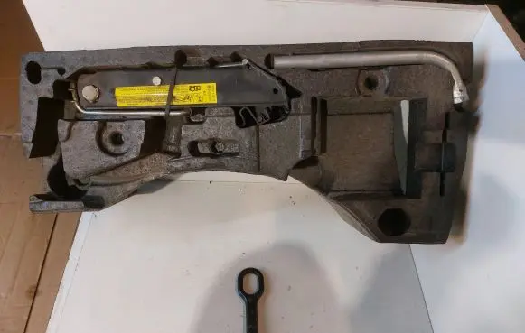 Volkswagen PASSAT B6 Tool box 3C5012115D 3C0011031B