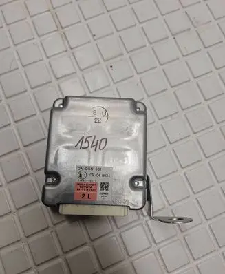 Toyota RAV 4 (XA40) Other control units/modules 8815042021 10R048634 0368003071