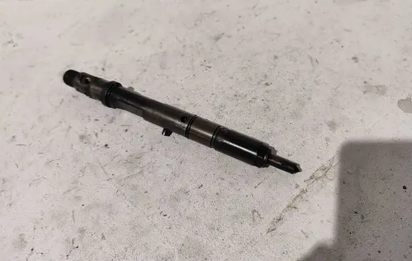 Audi A6 S6 C5 4B Fuel injector 059130201F