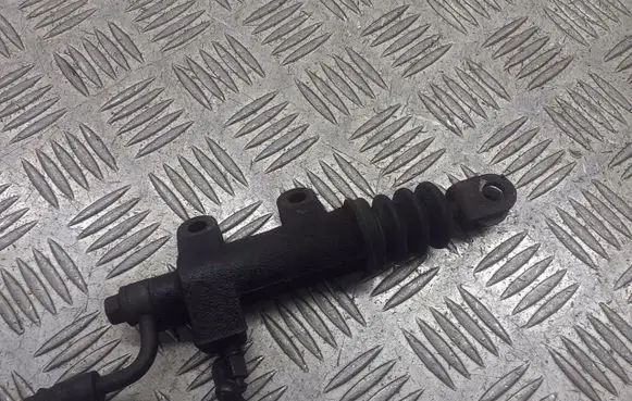 Hyundai Trajet Clutch slave cylinder 