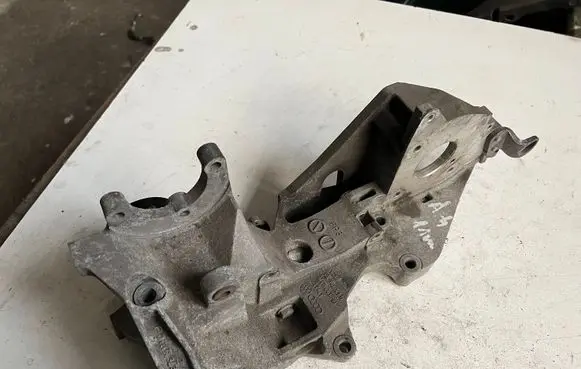 Audi A4 S4 B8 8K Generator/alternator bracket 03L903143H