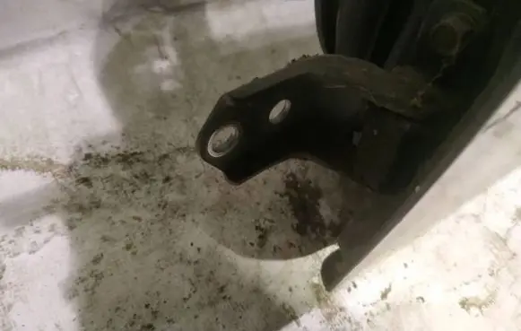 Mazda 2 Front door upper hinge
