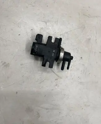 Volvo S40, V40 Turbo solenoid valve 30618057