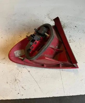 Toyota Avensis T220 Rear/tail lights