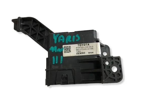 Toyota Yaris Air conditioning/heating control unit 886500D360