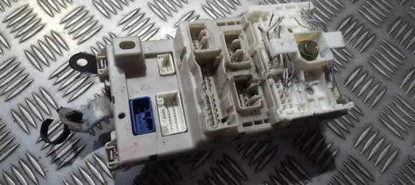 Toyota RAV 4 (XA20) Fuse box set 8273342060
