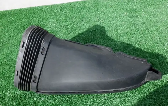 Audi A6 C7 Air intake duct part 4G0129624D