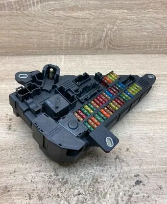 BMW 5 E60 E61 Fuse module 6906618 6906619