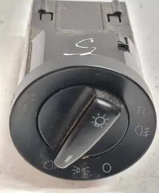 Volkswagen PASSAT B5 Light switch 6900H05 109928 700020