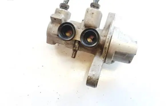 Skoda Octavia Mk2 (1Z) Master brake cylinder 024y24235