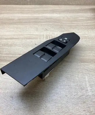 Toyota Auris E180 Electric window control switch 0870W31