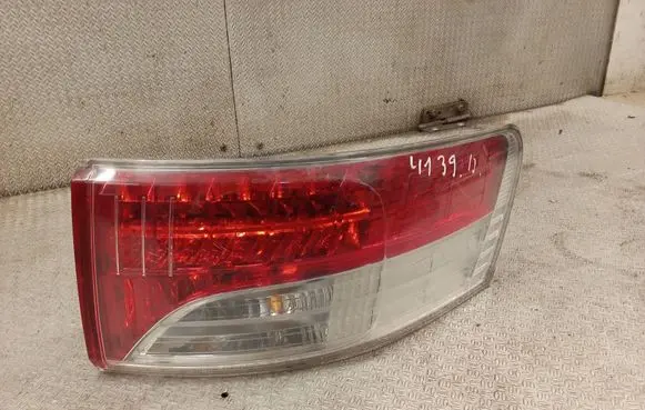 Toyota Avensis T270 Rear/tail lights