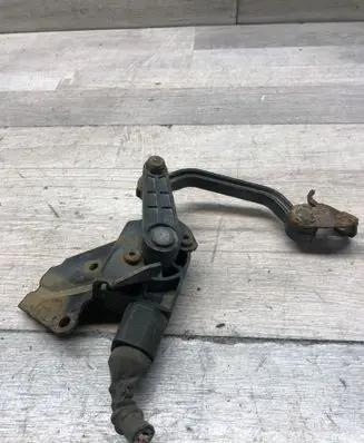 Headlight/headlamp level sensor