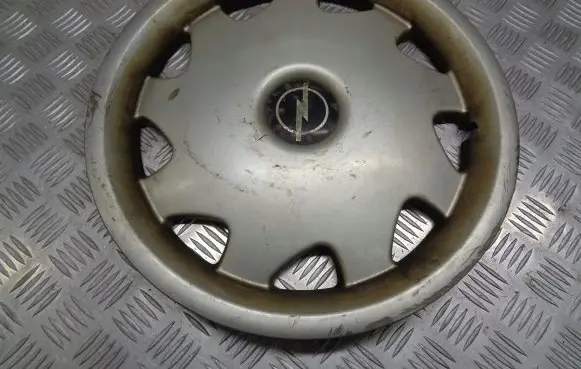 Opel Omega B2 Wheel nut cap/cover 90445778