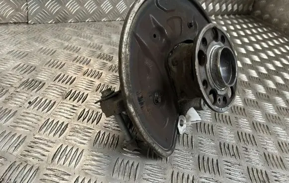 Mercedes-Benz E W213 Rear wheel hub