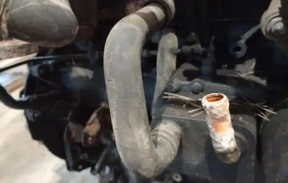 Ford Transit - Tourneo Connect Engine coolant pipe/hose