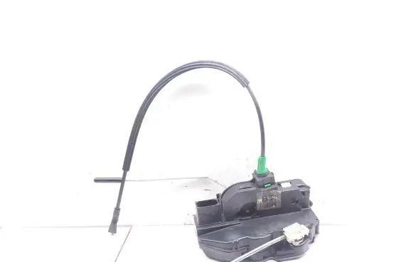 Opel Insignia A Rear door lock 13503180