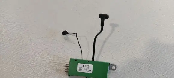 Volvo S40 Aerial antenna amplifier 8673492