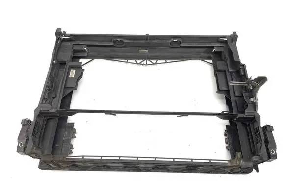 BMW 5 F10 F11 Radiator mount bracket 7562590 7804619