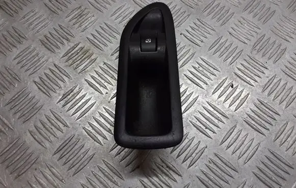 Renault Laguna II Quarter vent window switch 8200016014
