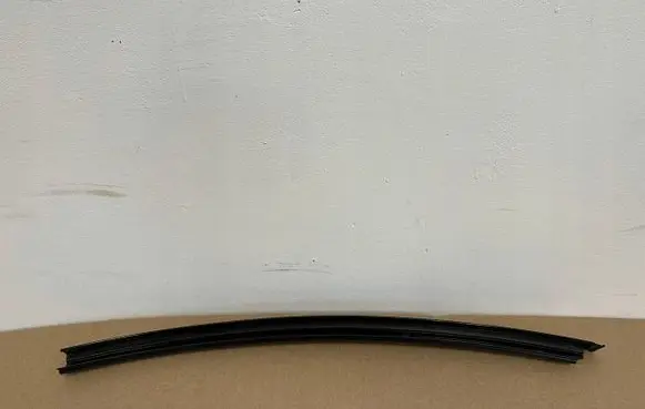 BMW 5 G30 G31 G38 Rear door window/glass frame 7390142