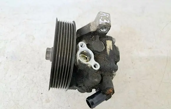 Honda FR-V Power steering pump