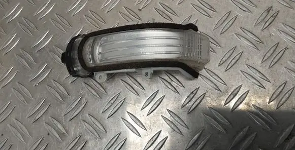 Toyota Auris 150 Mirror indicator light 