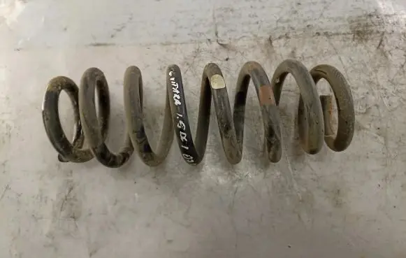 Suzuki Grand Vitara II Rear coil spring