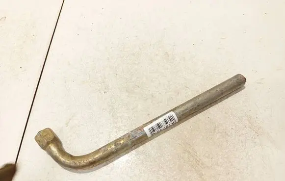 Volkswagen Golf III Wheel nut wrench 