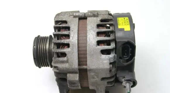 Hyundai i40 Generator/alternator 373002A800