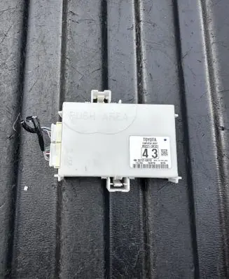 Toyota Hilux (AN120, AN130) Central body control module 89221OK321 50128819 TA7342