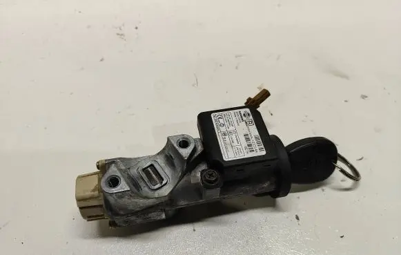 Nissan X-Trail T30 Ignition lock 28590C9902 97RI000005 2671032209