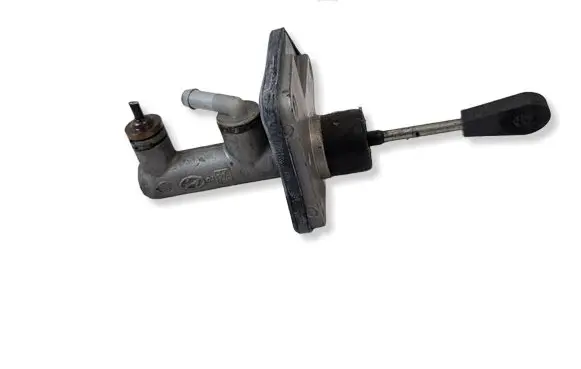 KIA Sorento Clutch master cylinder 