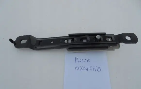 Nissan Pulsar Seat belt adjustment rail 6096312A